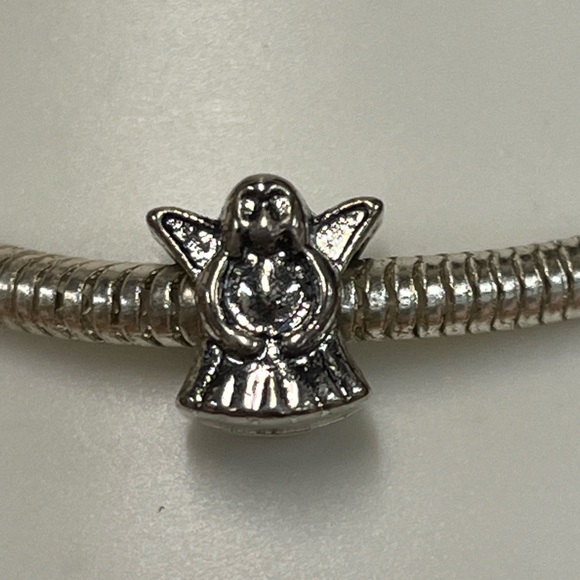 💕 3/$10 Angel Sliding Charm - Picture 1 of 5